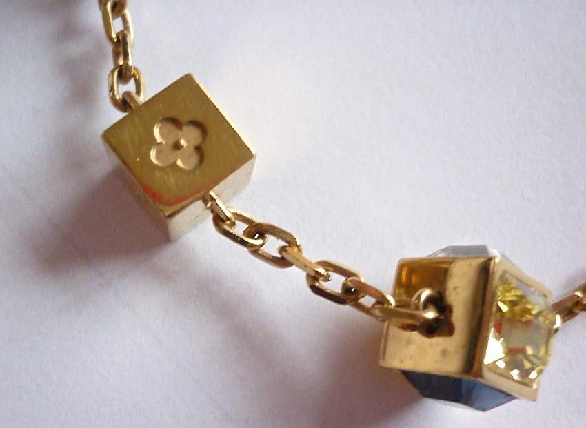 LOUIS VUITTON Gold Tone Collier Gamble Necklace, Other