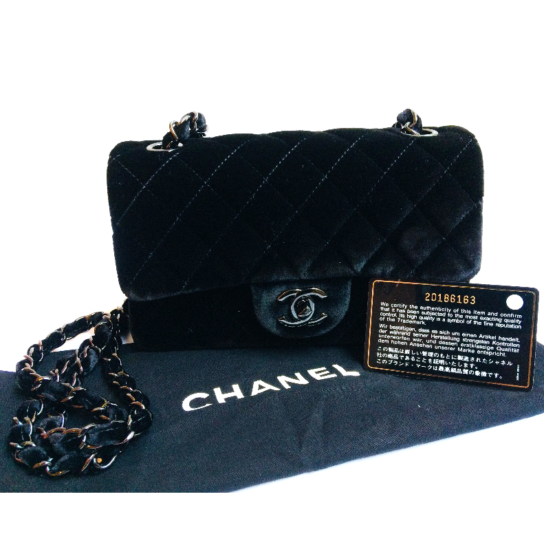 chanel velvet flap bag