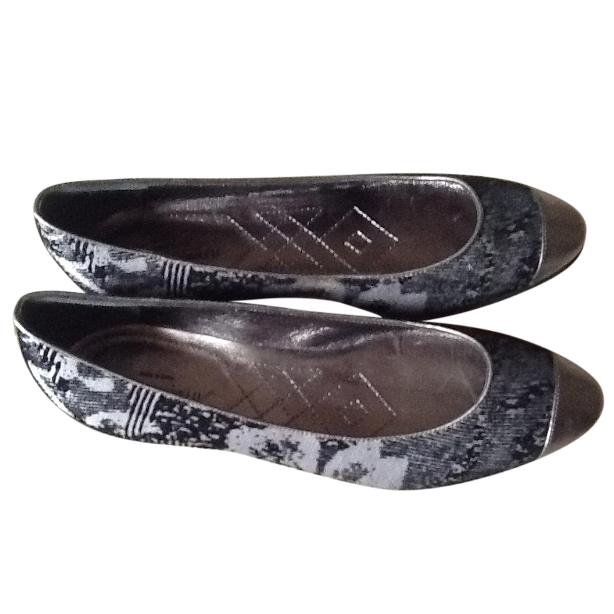 patterned ballet flats