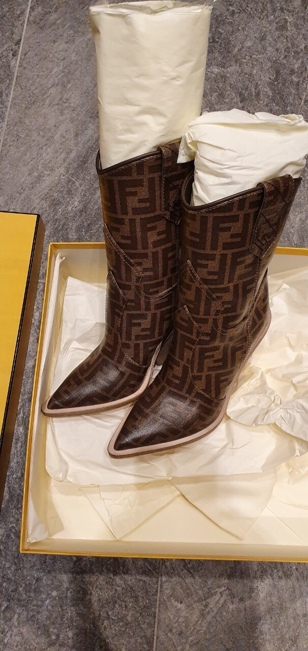 fendi boots cowboy