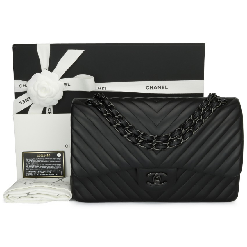 chanel so black chevron jumbo