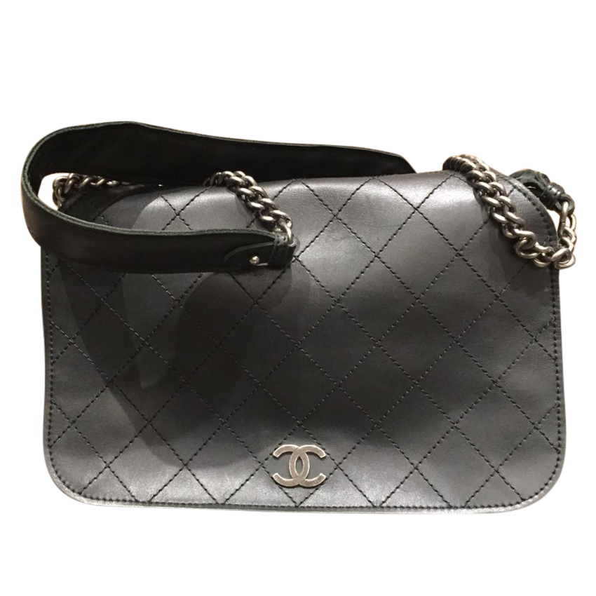 chanel black messenger bag