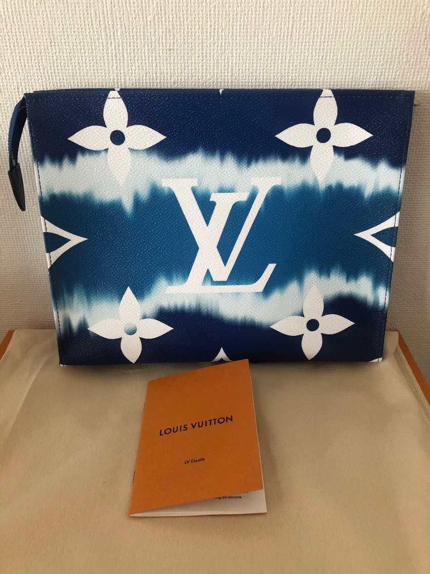 Louis Vuitton Escale Toiletry Pouch 26 in Blue w/ Tags