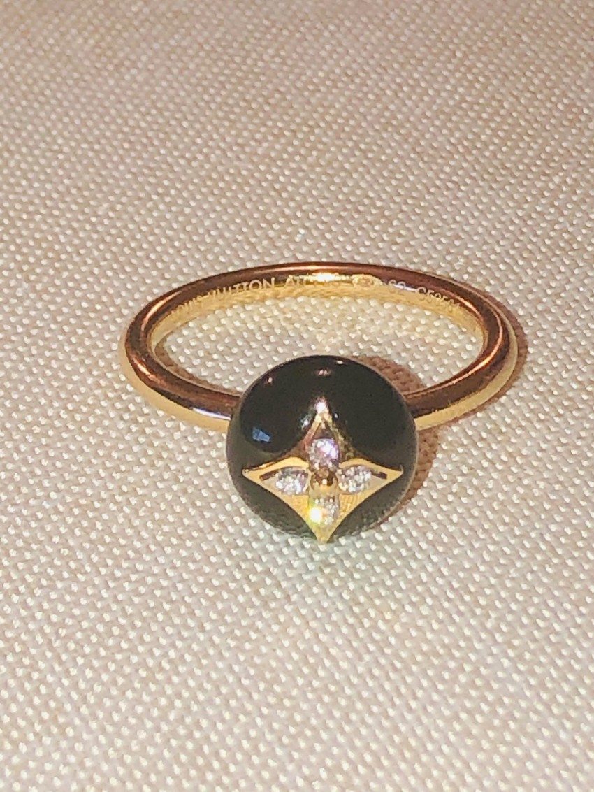 Louis Vuitton Onyx Diamond Yellow Gold B Blossom Ring | HEWI