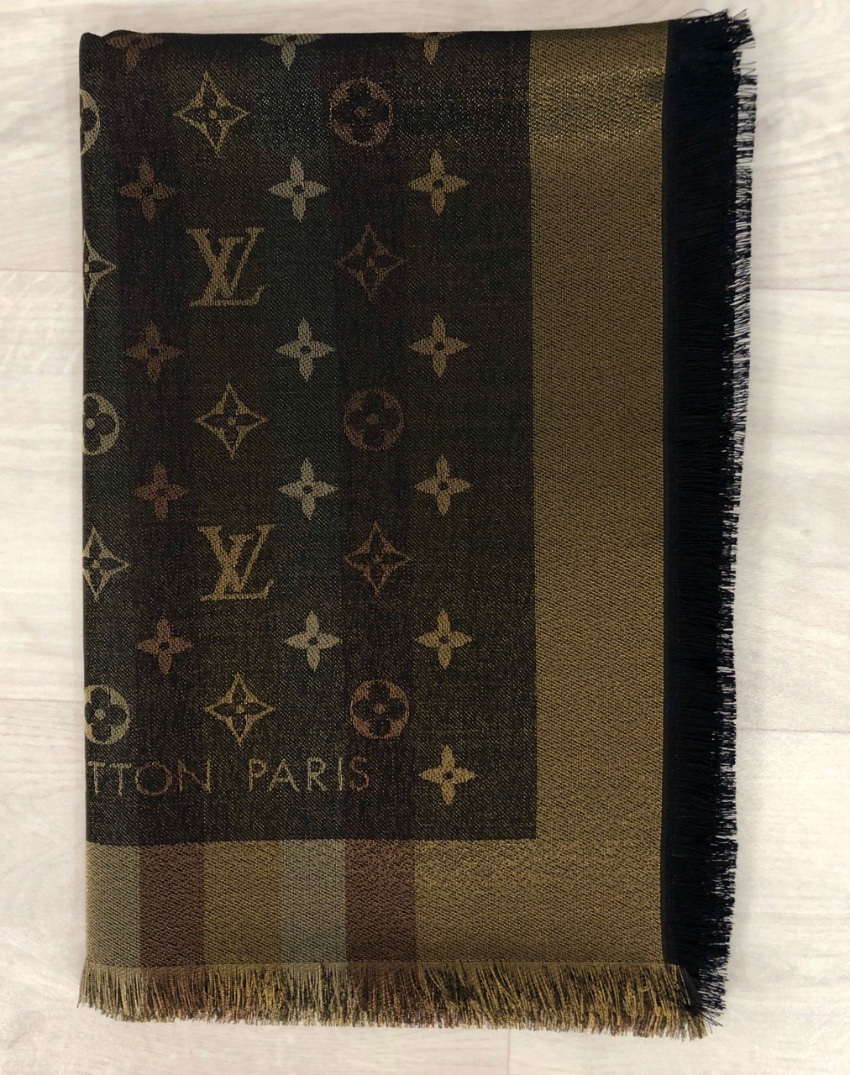 Louis Vuitton Monogram So Shine Shawl 2 | HEWI