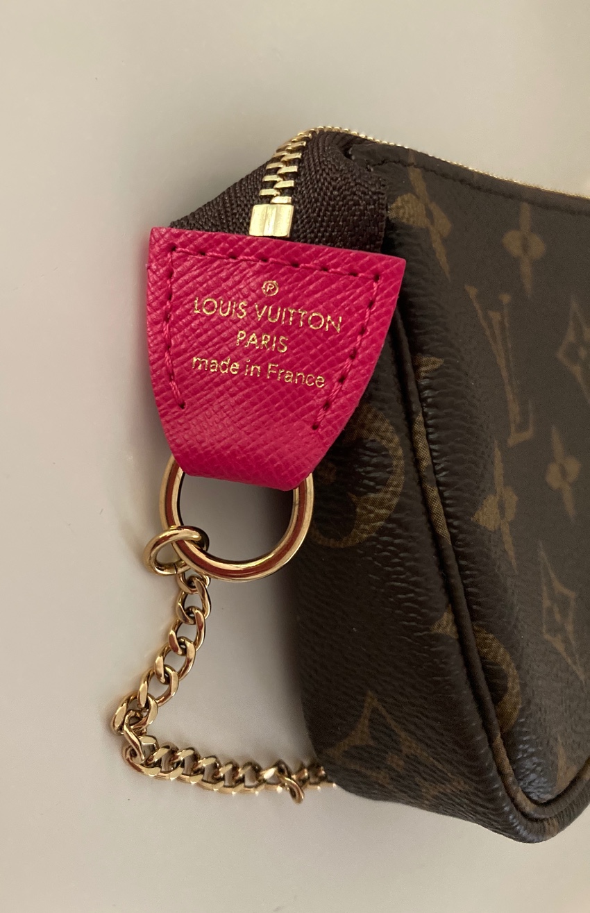 Louis Vuitton Pochette Accessoires Limited Edition Vivienne Xmas Damier  Mini at 1stDibs