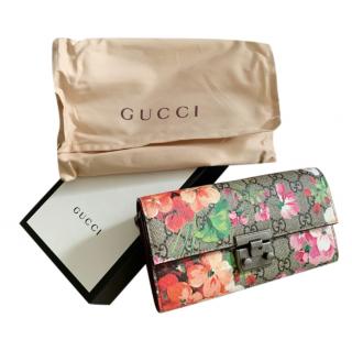 padlock continental wallet gucci