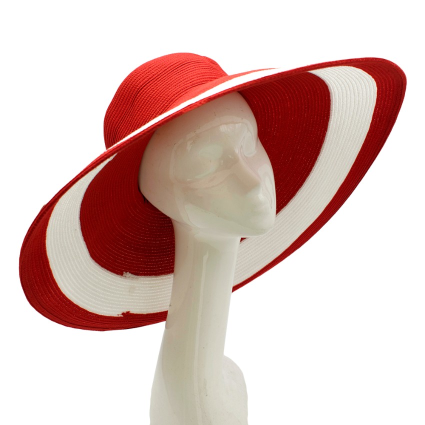 red floppy beach hat