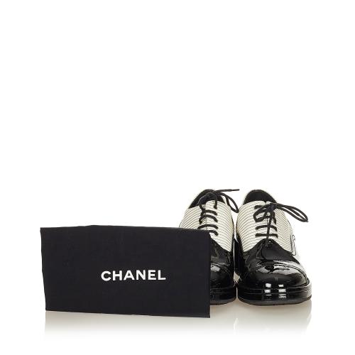 Chanel Bicolour Patent Lace-Up Derby Shoes