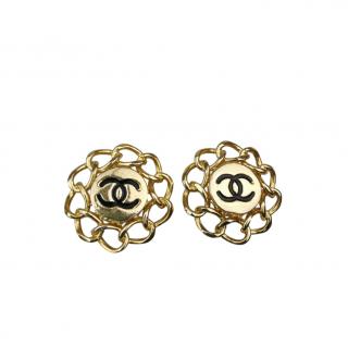 Chanel Vintage Gold-Tone Metal Scalloped Clip-On Earrings